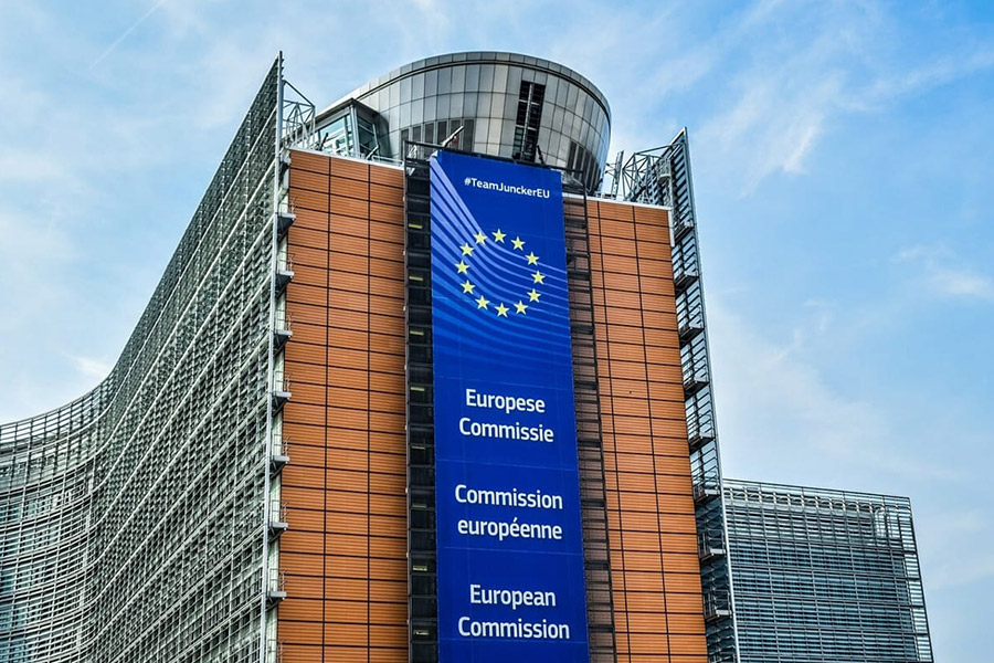 Energy efficiency in buildings: Challenges with the European Directive Energy efficiency in buildings: Challenges with the European Directive
